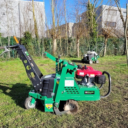 Déplaqueuse de gazon 4 T PRO